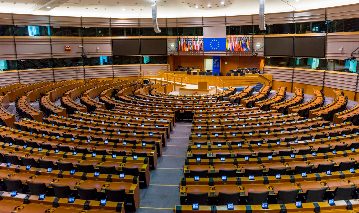 El Parlamento Europeo admite a trámite 
								una petición del CGCOM sobre el incumplimiento 
								de la legislación laboral de los MIR
