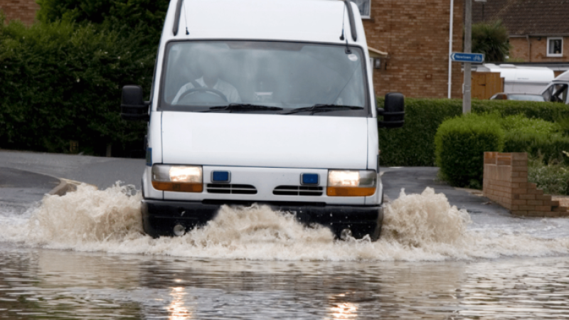 inundacion-ambulancia