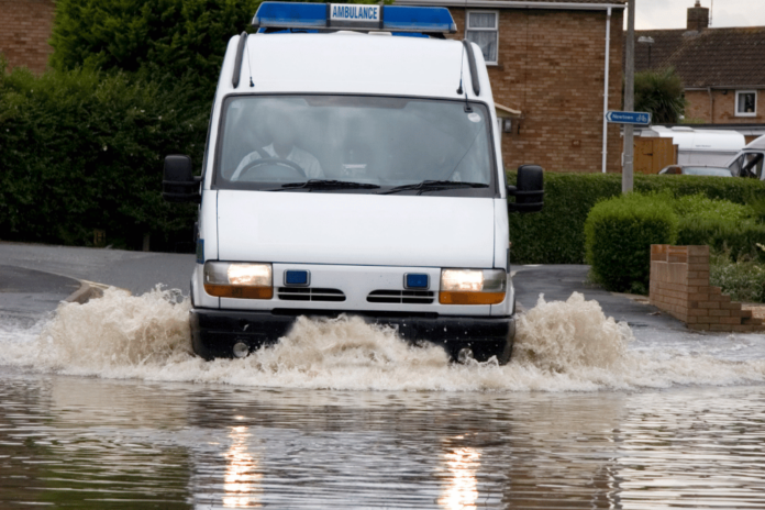 inundacion-ambulancia